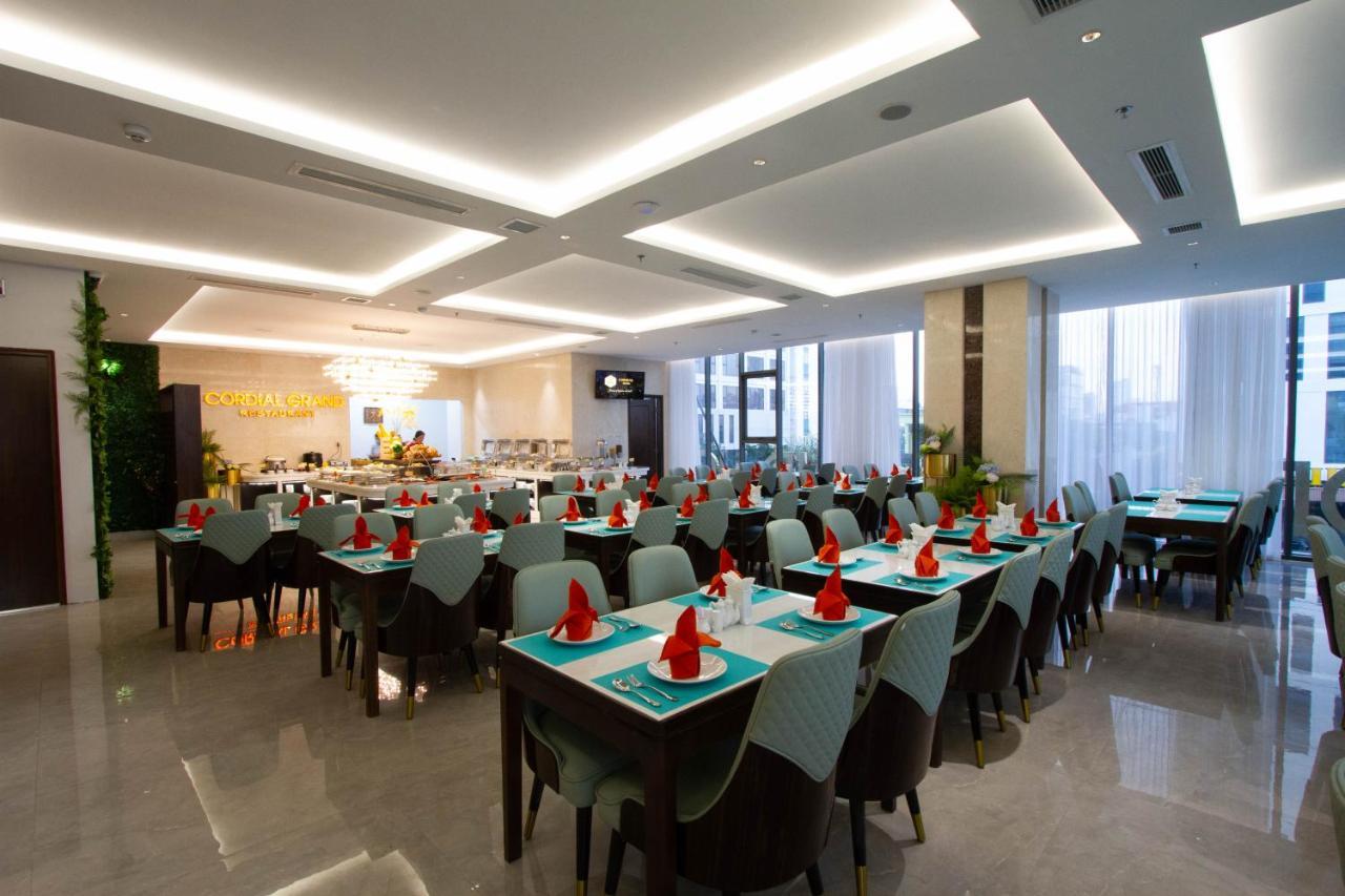 Cordial Grand Hotel Da Nang Beach - Infinity Rooftop Pool Dış mekan fotoğraf